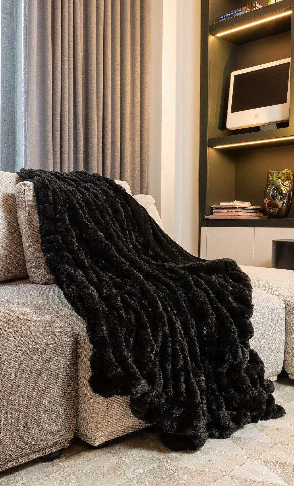 Black Faux Fur Throw Blanket