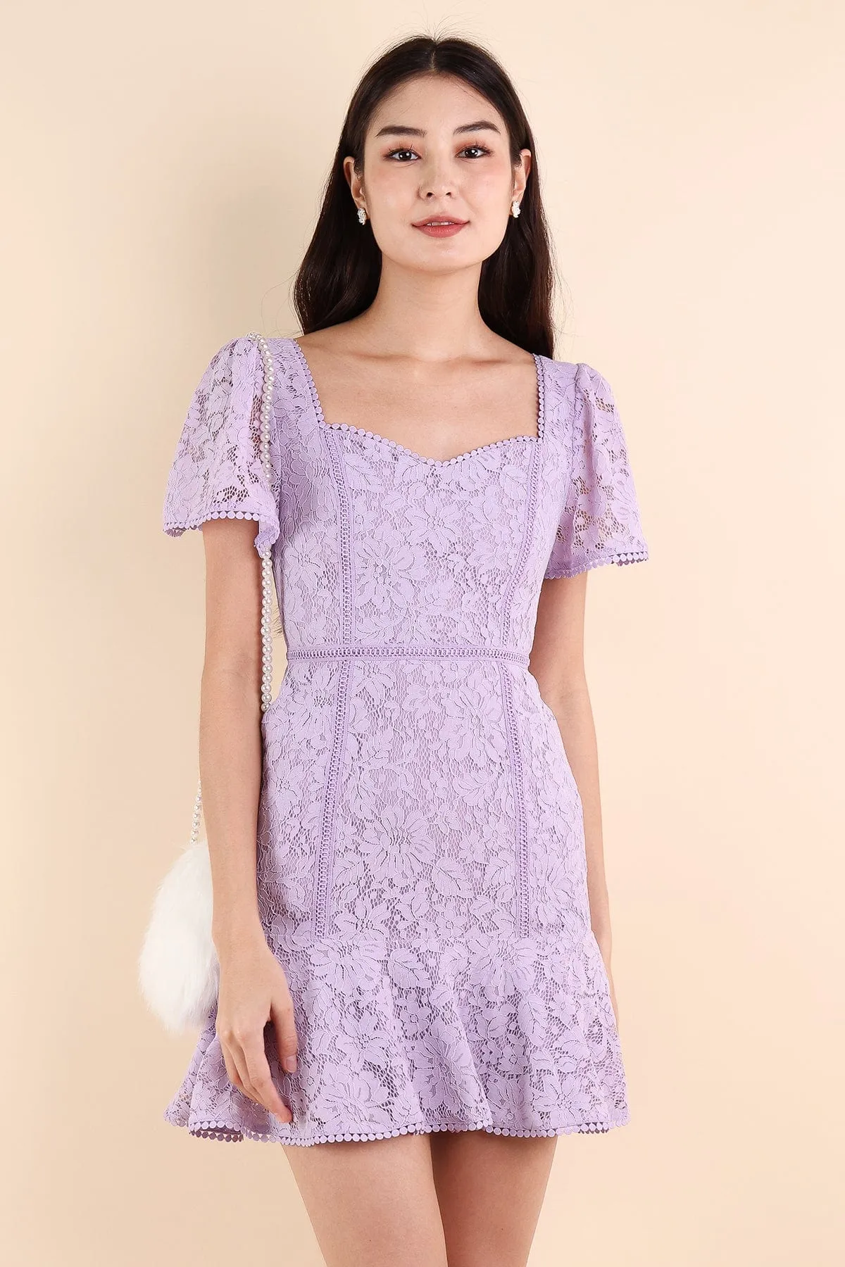 BONJOUR SLEEVE LACE DRESS IN LILAC