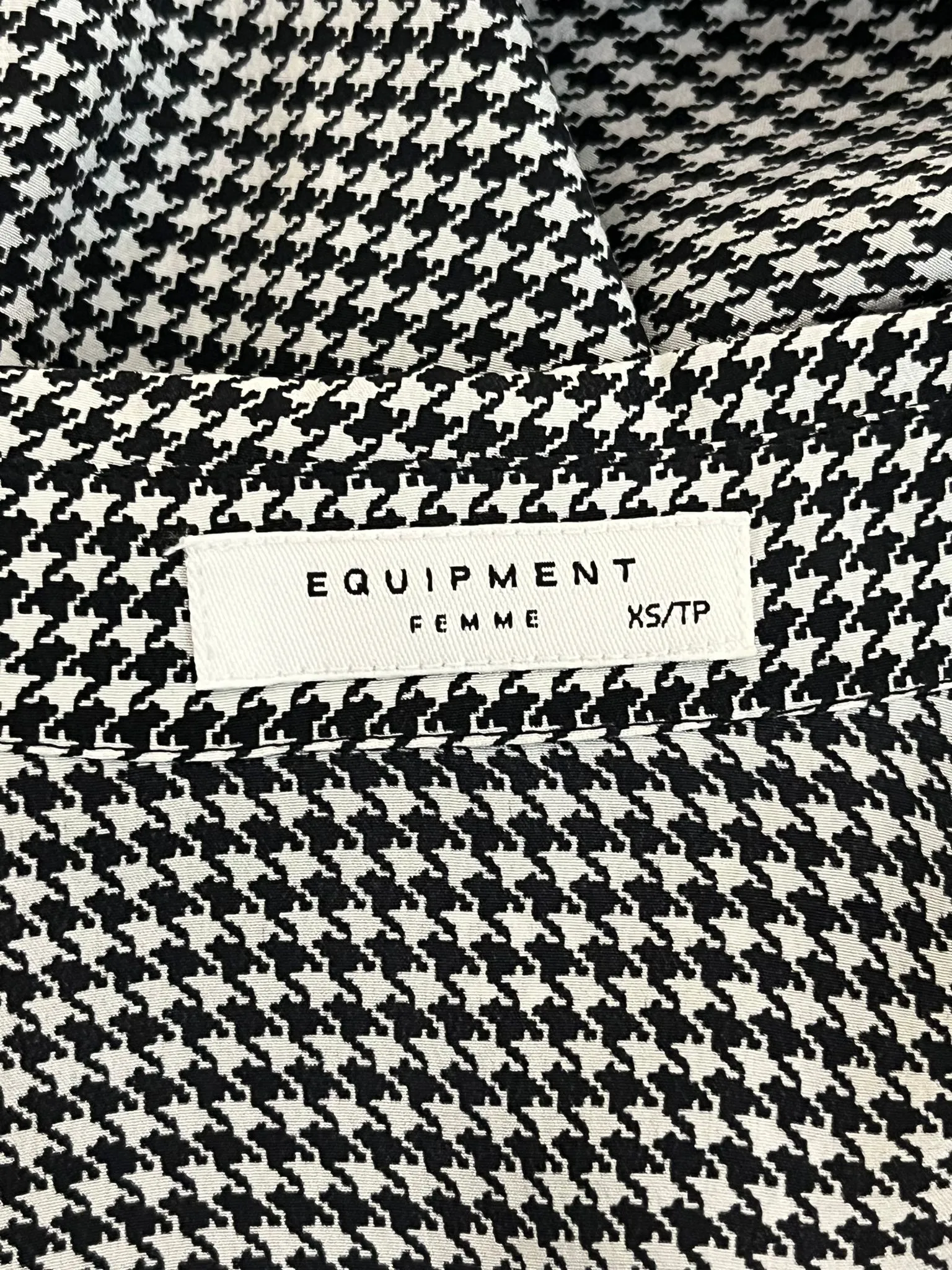 Equipment Houndstooth Silk Shirt. Size XS