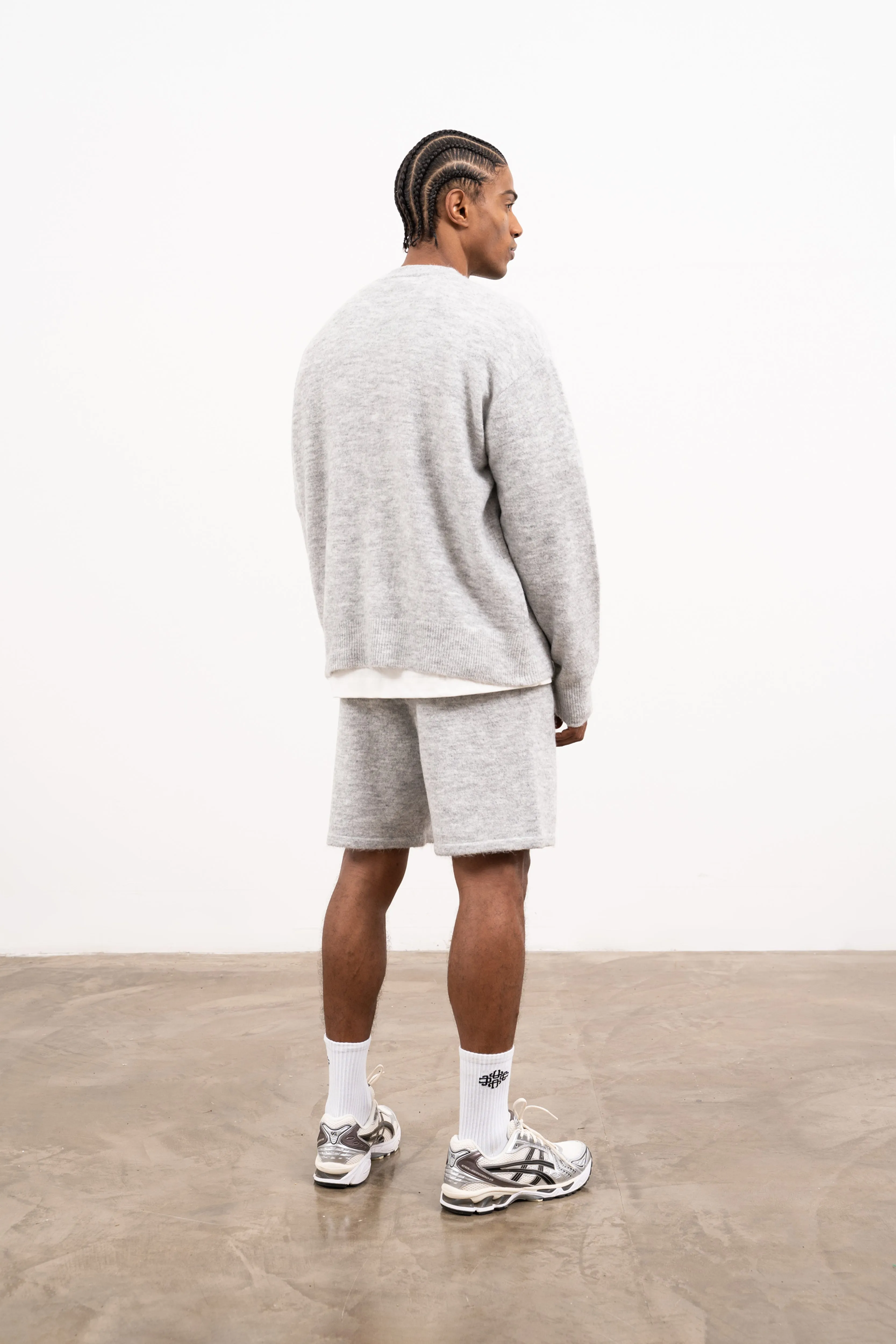 LIGHTWEIGHT FLUFFY KNIT EMBLEM CREW - GREY MARL